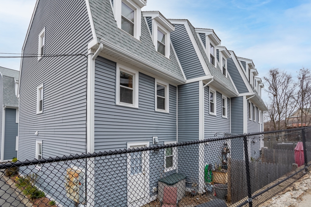 2 bed, 1.5 bath apartment for rent at 1 Clark St Unit 1B, Ward Two — photo 7 of 33