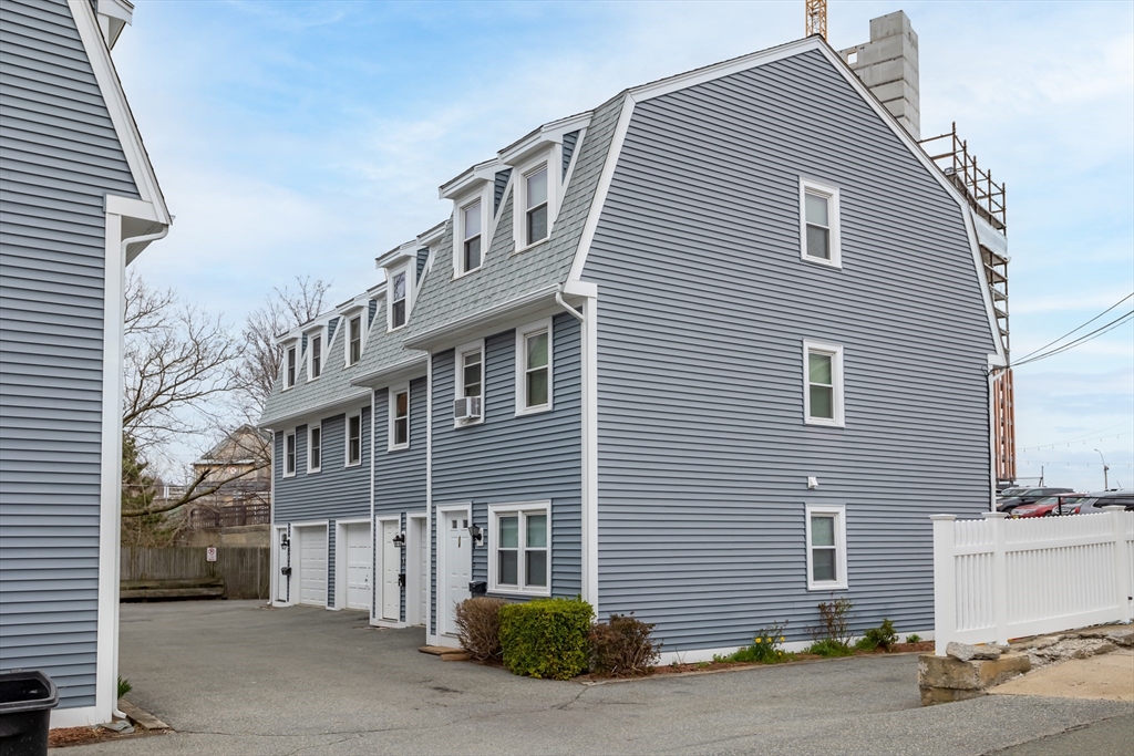2 bed, 1.5 bath apartment for rent at 1 Clark St Unit 1B, Ward Two — photo 9 of 33