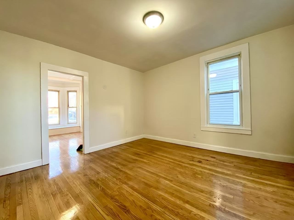3 bed, 1 bath apartment for rent at 1 Clinton St Unit 1, Haverhill — photo 5 of 14