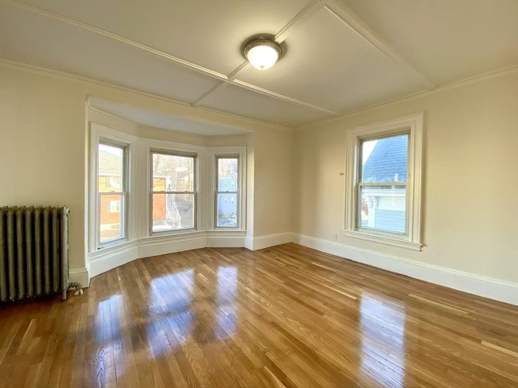 3 bed, 1 bath apartment for rent at 1 Clinton St Unit 2, Haverhill — photo 5 of 16