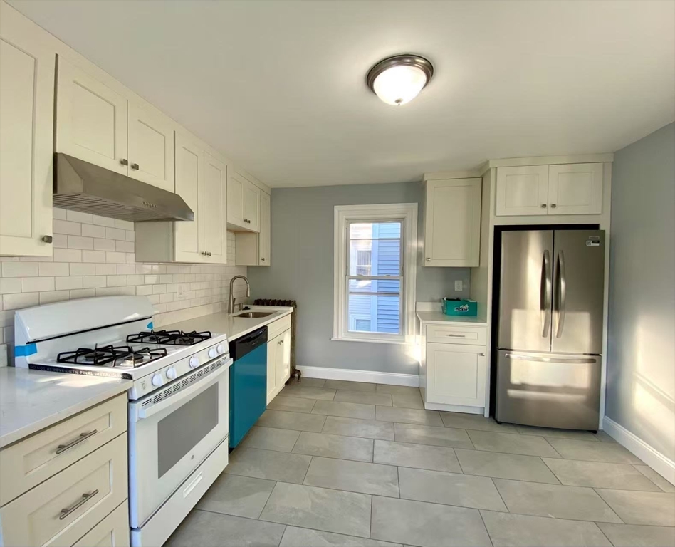 3 bed, 1 bath apartment for rent at 1 Clinton St Unit 2, Haverhill