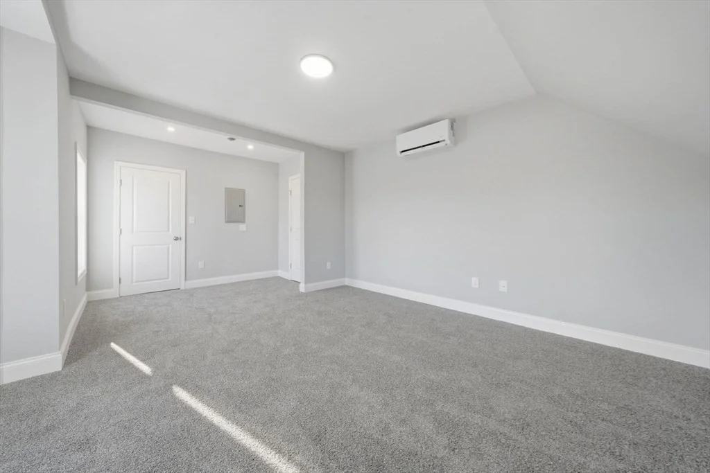 3 bed, 1 bath apartment for rent at 1 Clough St Unit 1, Lynn — photo 25 of 27