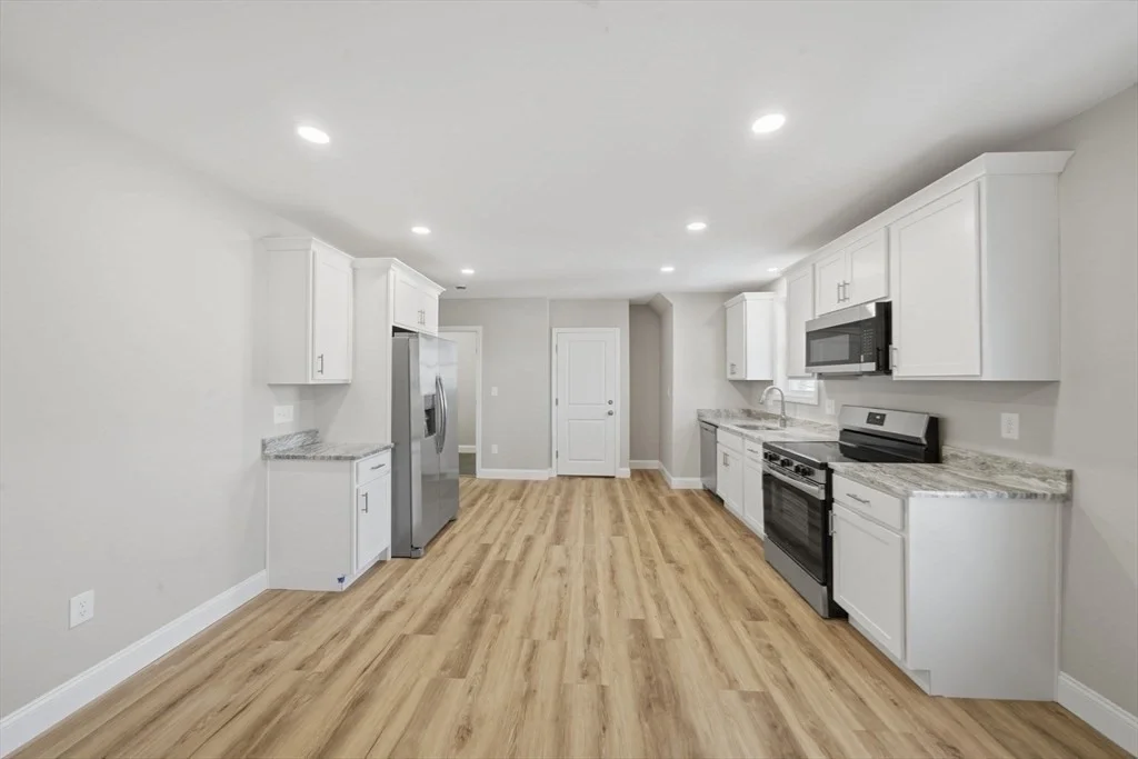 3 bed, 1 bath apartment for rent at 1 Clough St Unit 1, Lynn — photo 3 of 27