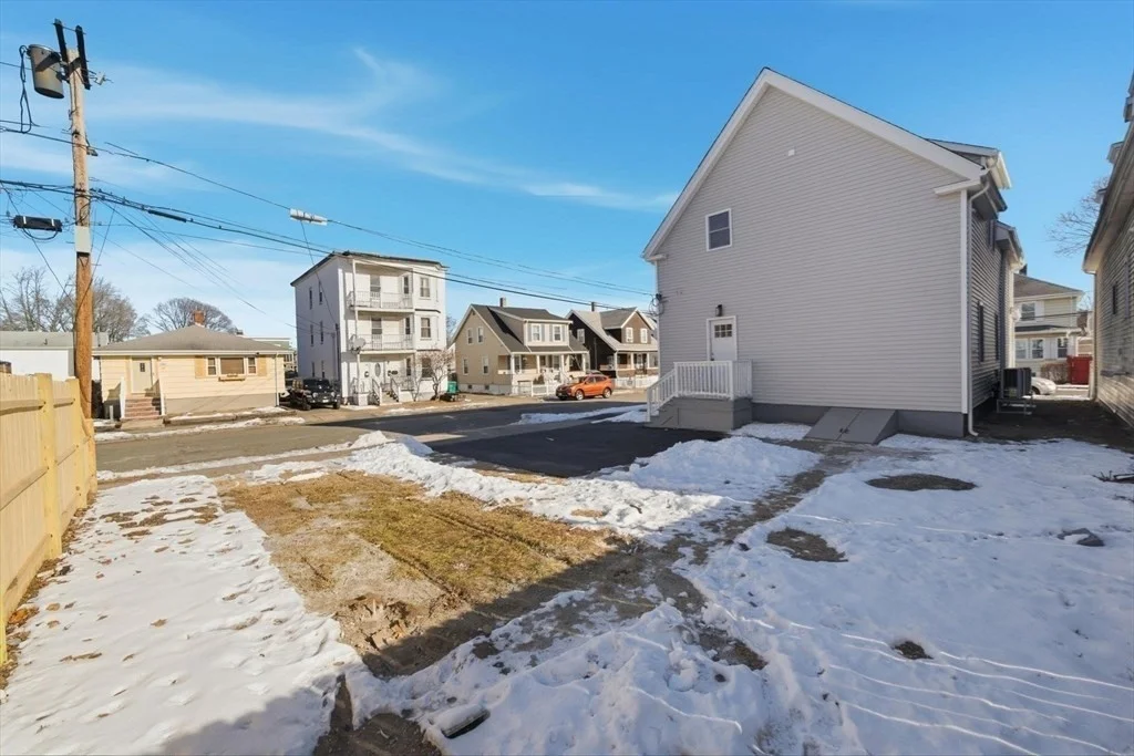 3 bed, 1 bath apartment for rent at 1 Clough St Unit 1, Lynn — photo 17 of 27