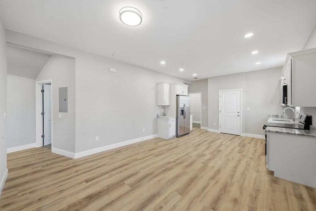 3 bed, 1 bath apartment for rent at 1 Clough St Unit 1, Lynn — photo 21 of 27