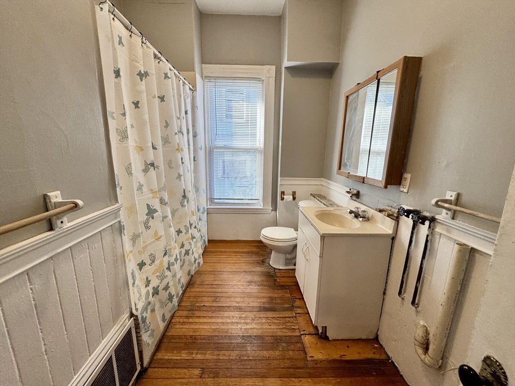 4 bed, 1 bath apartment for rent at 1 Cobden St Unit 2, Boston — photo 18 of 24