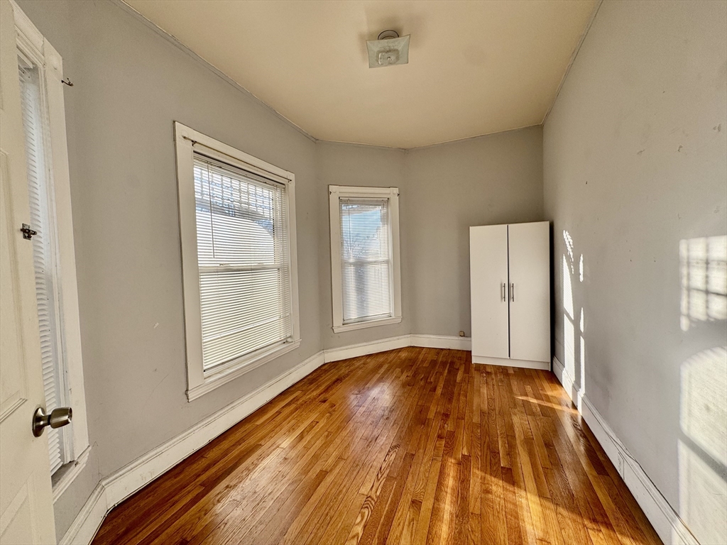 4 bed, 1 bath apartment for rent at 1 Cobden St Unit 2, Boston — photo 16 of 24