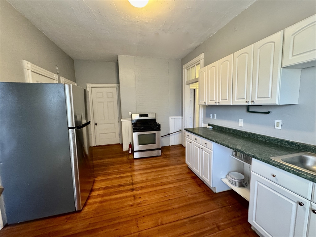 4 bed, 1 bath apartment for rent at 1 Cobden St Unit 2, Boston — photo 6 of 24