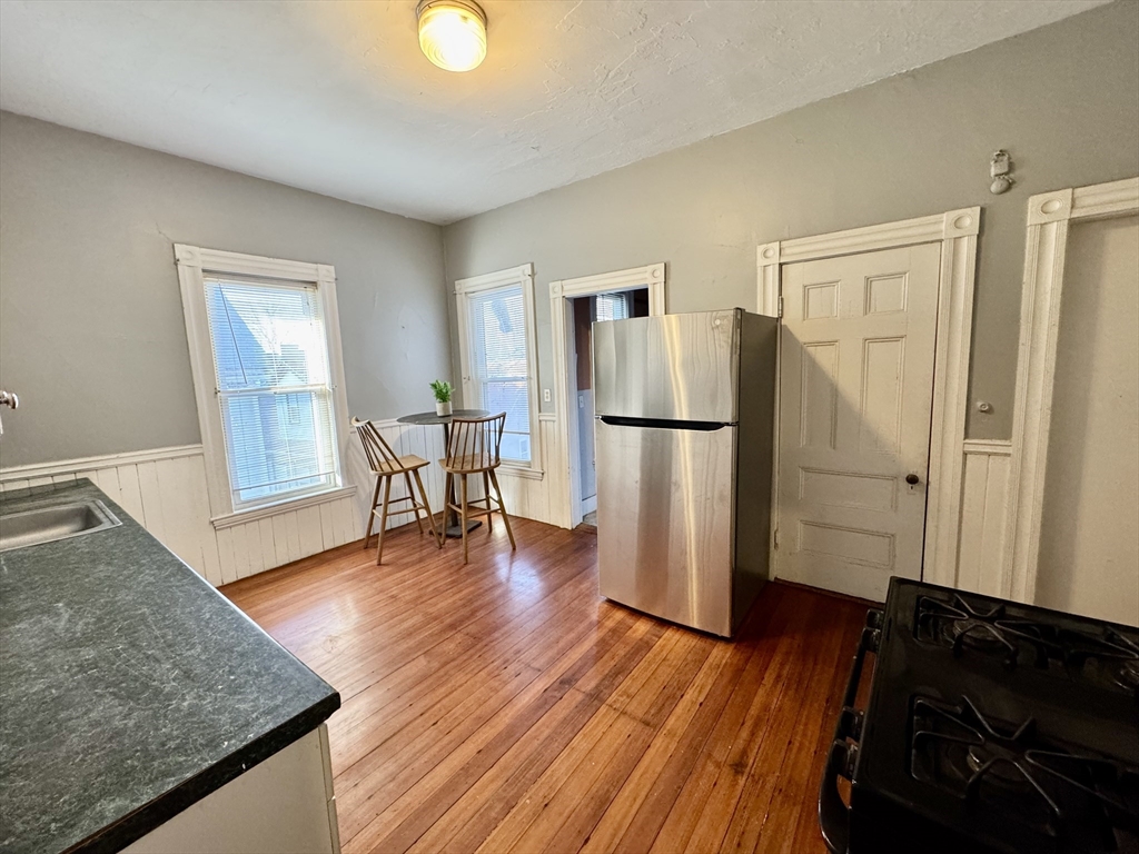 4 bed, 1 bath apartment for rent at 1 Cobden St Unit 2, Boston — photo 3 of 24