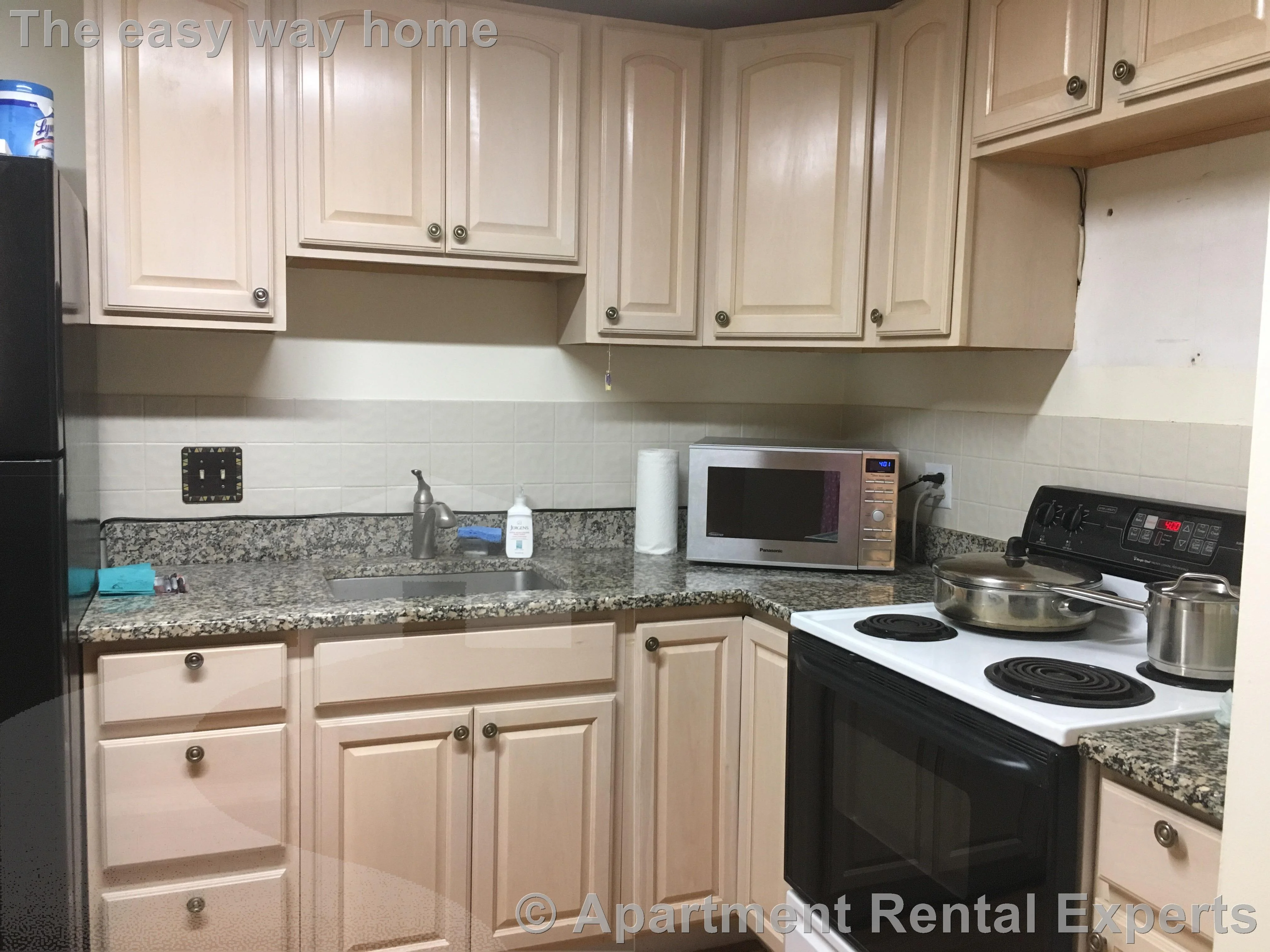 2 bed, 1 bath apartment for rent at 1 Colonial Village Dr Unit 10, North Waltham — photo 2 of 3