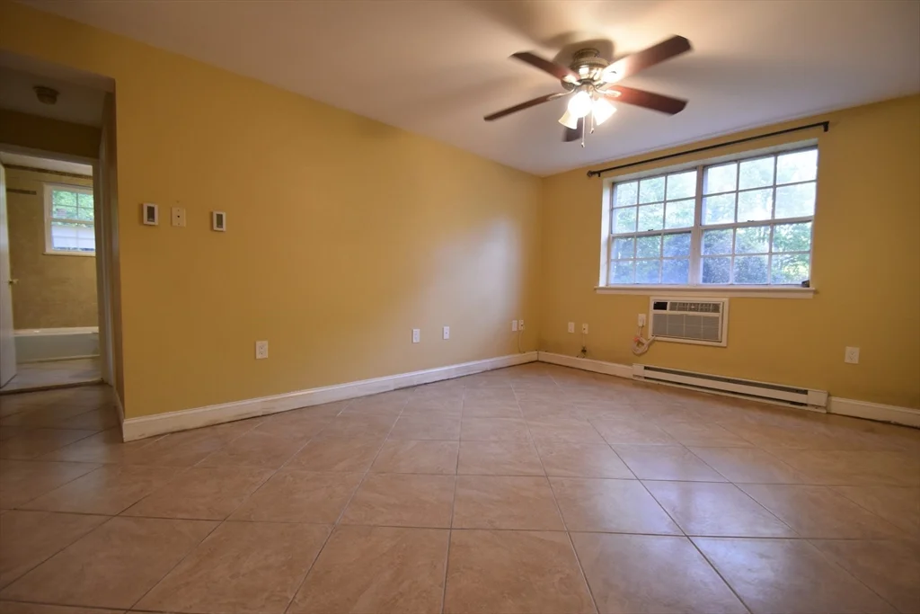 1 bed, 1 bath apartment for rent at 1 Colonial Village Dr Unit 3, Arlington — photo 6 of 12