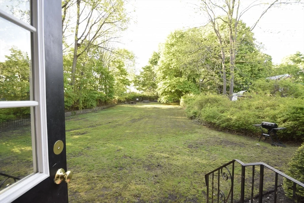 1 bed, 1 bath apartment for rent at 1 Colonial Village Dr Unit 3, Arlington — photo 11 of 12