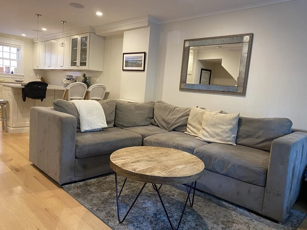 3 bed, 2 bath apartment for rent at 1 Common St Unit SF, Charlestown — photo 3 of 13