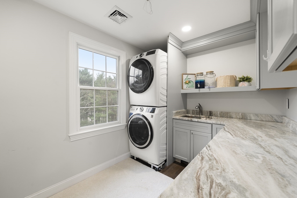 4 bed, 3 bath apartment for rent at 1 Confidential St, Indian Pond — photo 31 of 38