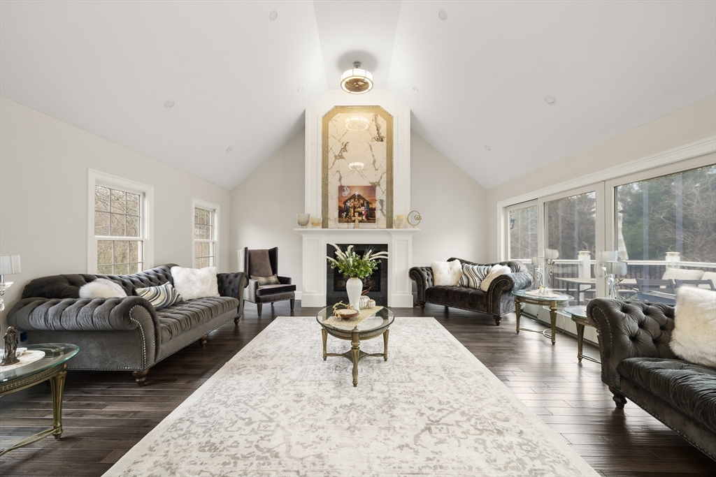 4 bed, 3 bath apartment for rent at 1 Confidential St, Indian Pond — photo 8 of 38