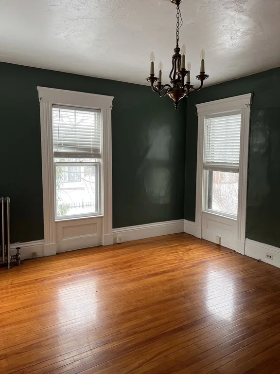 3 bed, 1 bath apartment for rent at 1 Congress St Unit 1, Worcester — photo 3 of 15