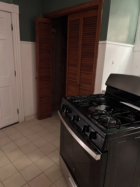 3 bed, 1 bath apartment for rent at 1 Congress St Unit 1, Worcester — photo 14 of 15