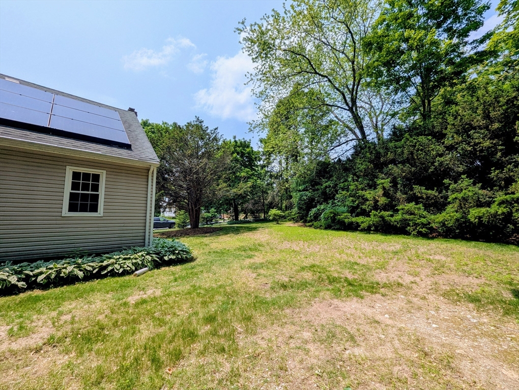 4 bed, 1 bath apartment for rent at 1 Conlyn Ave, Franklin — photo 22 of 23