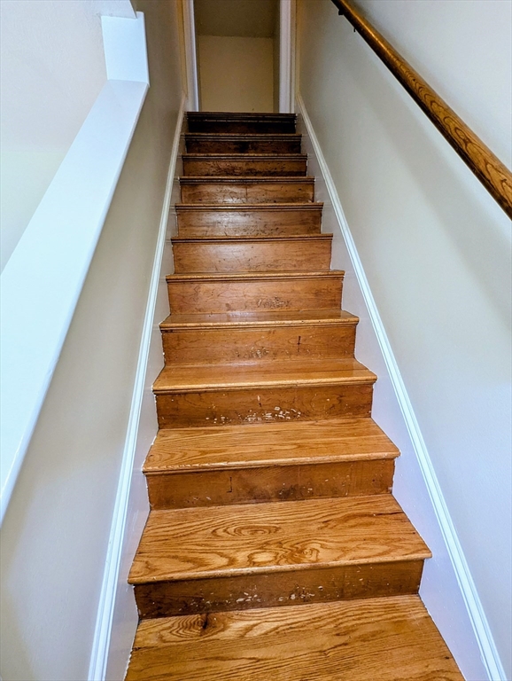 4 bed, 1 bath apartment for rent at 1 Conlyn Ave, Franklin — photo 11 of 23