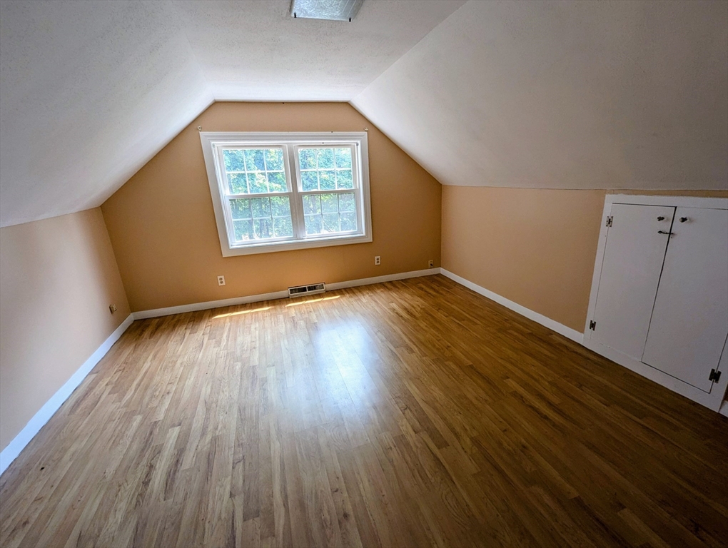 4 bed, 1 bath apartment for rent at 1 Conlyn Ave, Franklin — photo 13 of 23