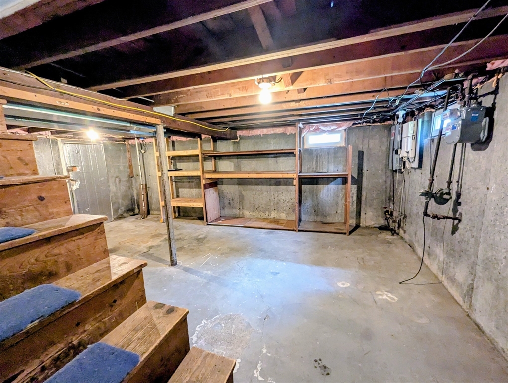 4 bed, 1 bath apartment for rent at 1 Conlyn Ave, Franklin — photo 15 of 23