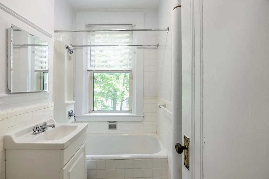 1 bed, 1 bath apartment for rent at 1 Craigie Unit 23, Harvard Square — photo 16 of 28