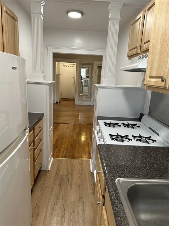 2 bed, 1 bath apartment for rent at 1 Craigie Unit 24, Harvard Square — photo 13 of 20