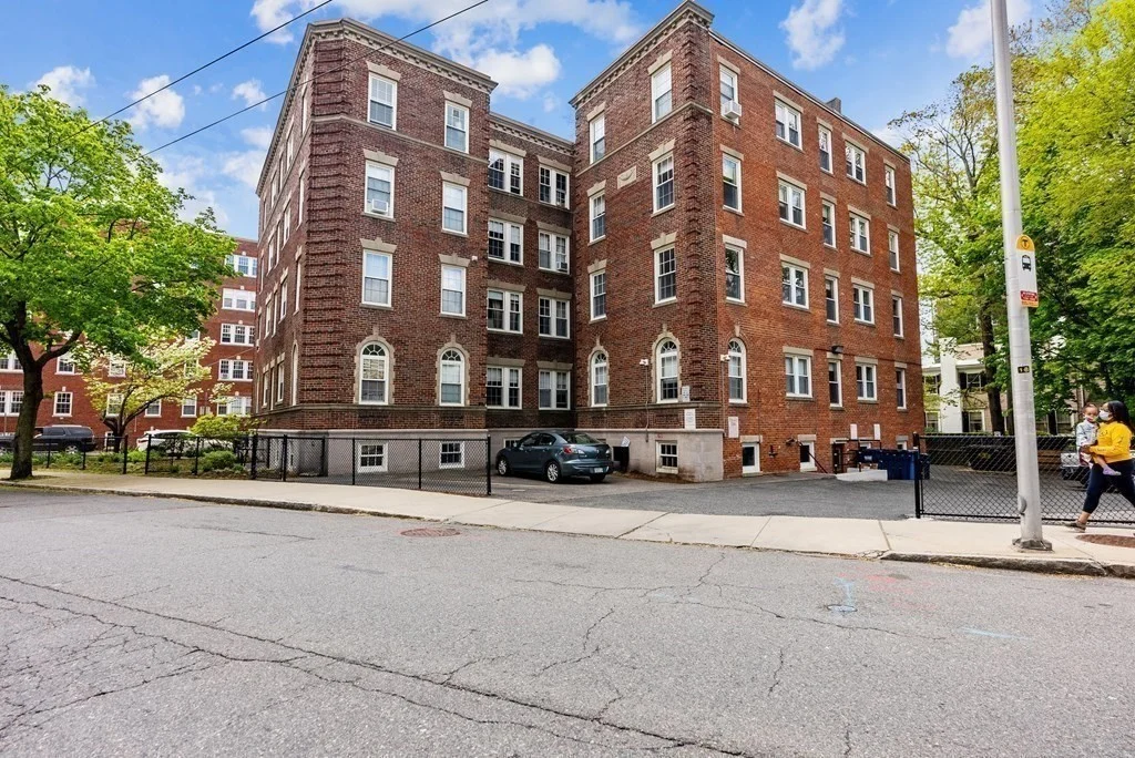 2 bed, 1 bath apartment for rent at 1 Craigie Unit 26, Harvard Square — photo 18 of 20