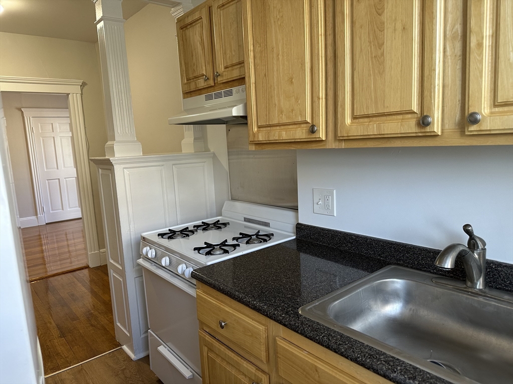 2 bed, 1 bath apartment for rent at 1 Craigie Unit 36, Harvard Square — photo 18 of 28