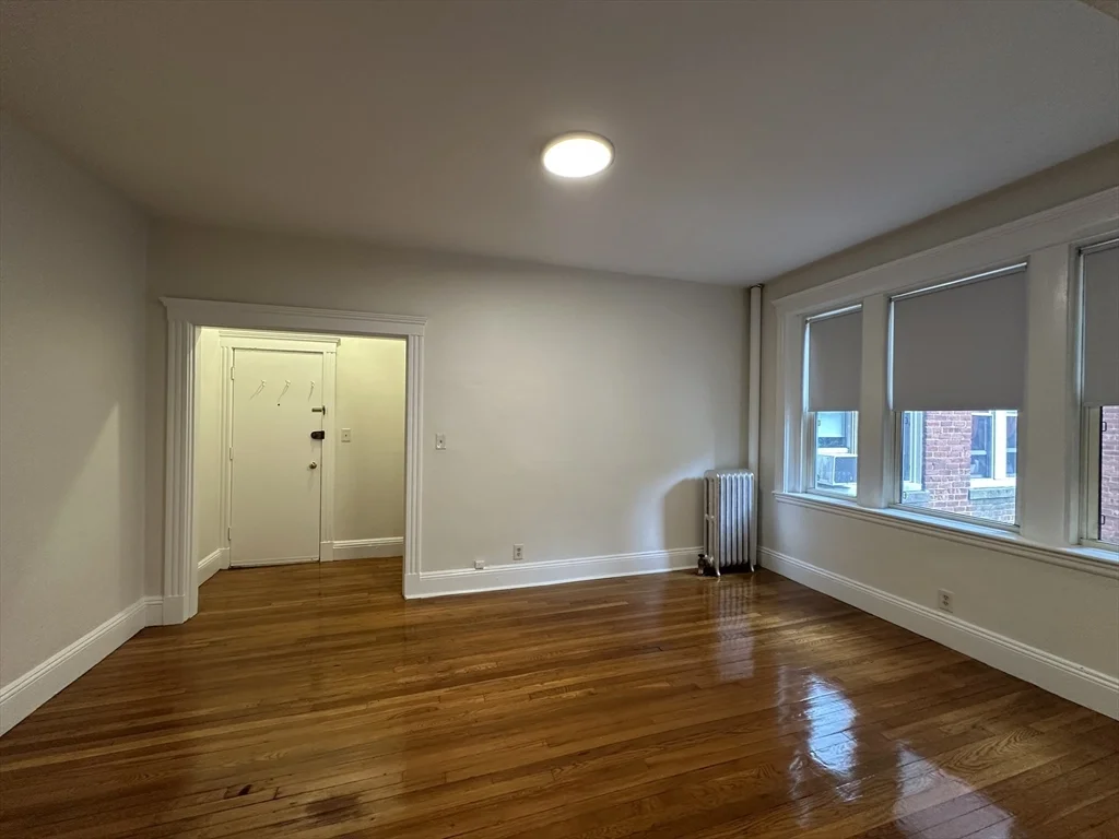 1 bed, 1 bath apartment for rent at 1 Craigie Unit 4, West Cambridge — photo 2 of 18