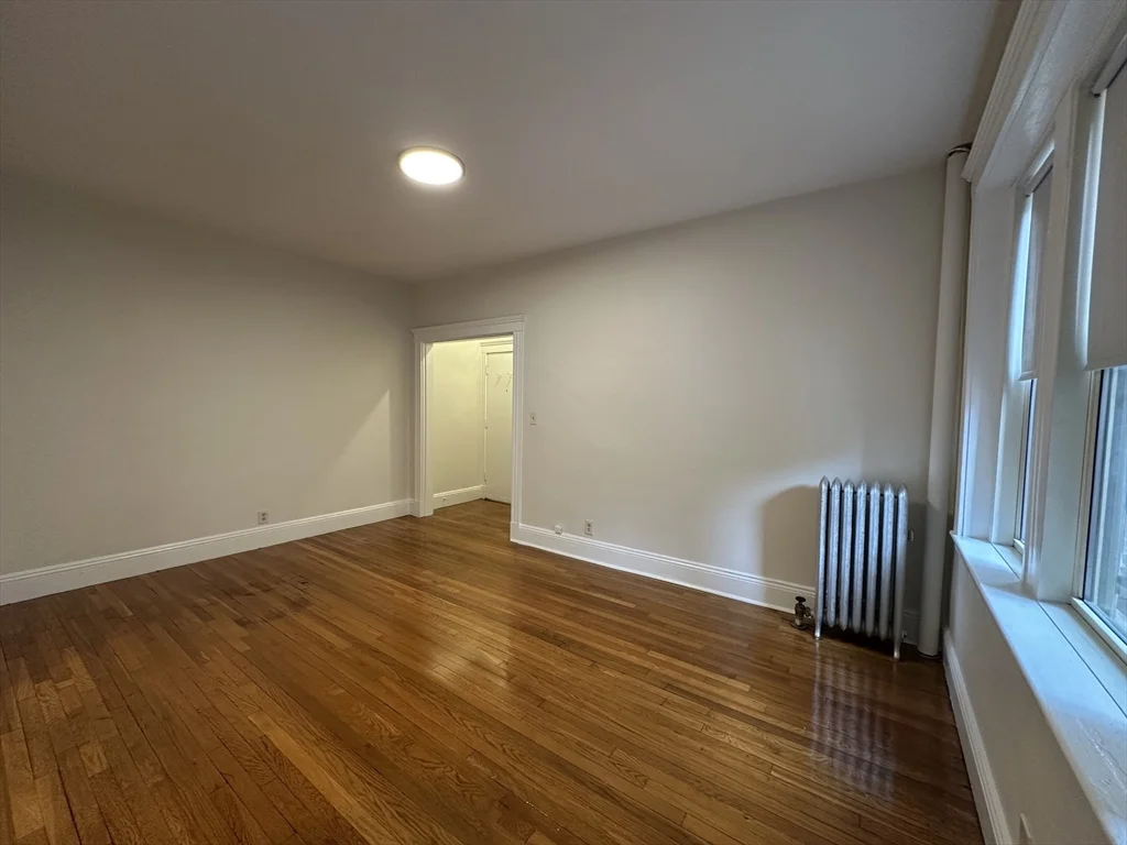 1 bed, 1 bath apartment for rent at 1 Craigie Unit 4, West Cambridge — photo 3 of 18