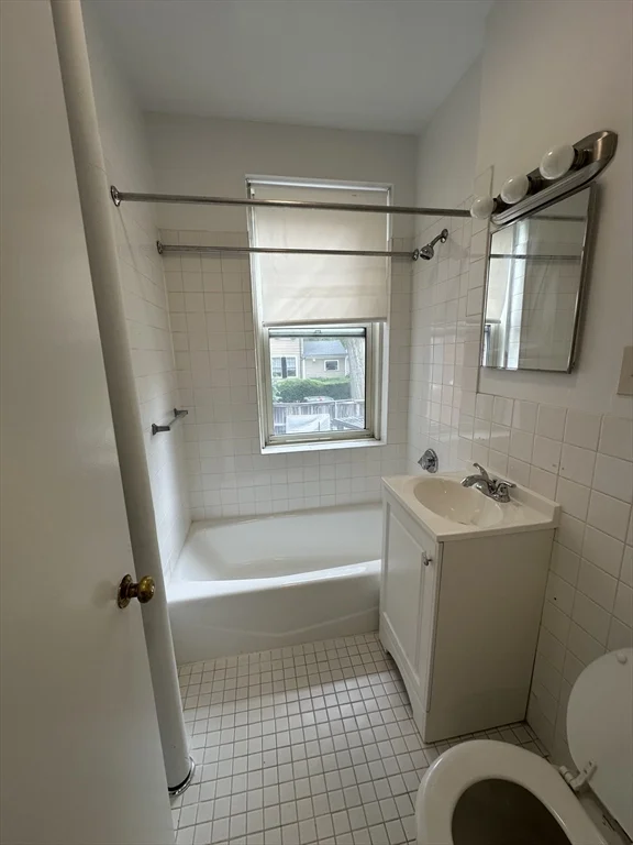 1 bed, 1 bath apartment for rent at 1 Craigie Unit 4, West Cambridge — photo 5 of 18