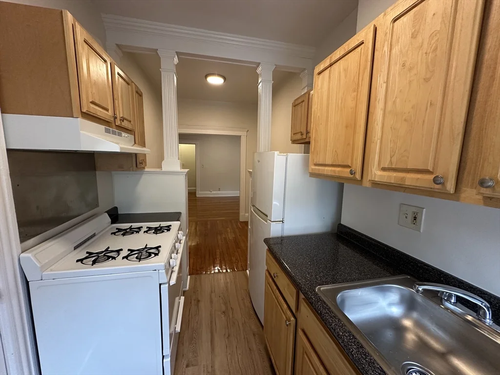 1 bed, 1 bath apartment for rent at 1 Craigie Unit 4, West Cambridge — photo 13 of 18