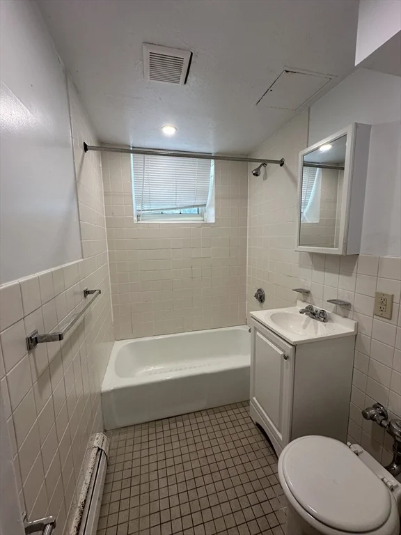 2 bed, 1 bath apartment for rent at 1 Craigie Unit B2, West Cambridge — photo 6 of 17