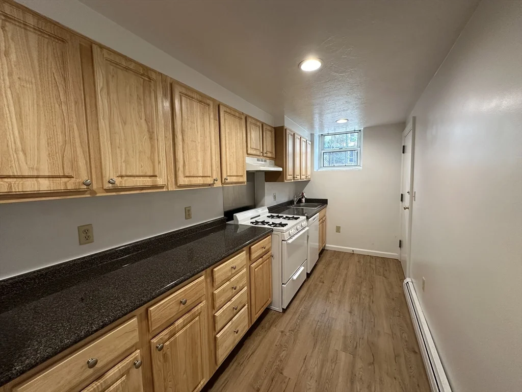 2 bed, 1 bath apartment for rent at 1 Craigie Unit B2, West Cambridge — photo 11 of 17