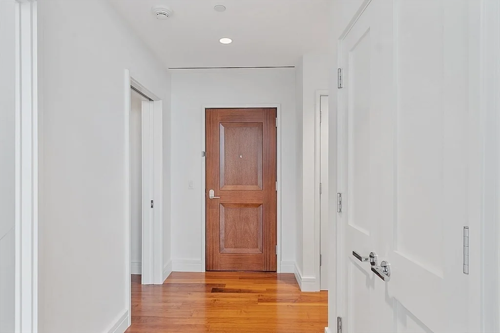 1 bed, 1.5 bath apartment for rent at 1 Dalton St Unit 2706, Back Bay — photo 27 of 39