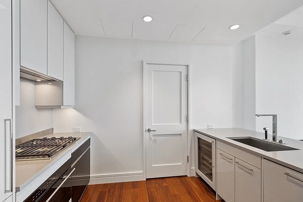 1 bed, 1.5 bath apartment for rent at 1 Dalton St Unit 2706, Back Bay — photo 29 of 39