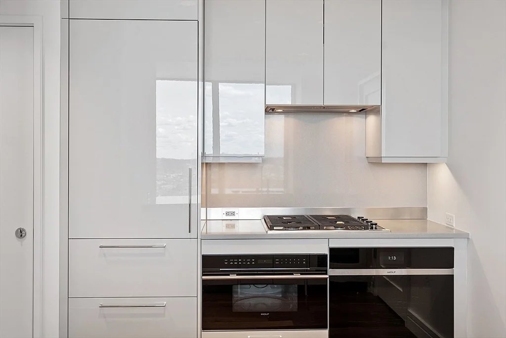 1 bed, 1.5 bath apartment for rent at 1 Dalton St Unit 2706, Back Bay — photo 12 of 39