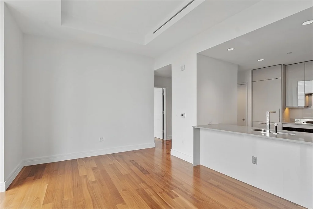1 bed, 1.5 bath apartment for rent at 1 Dalton St Unit 2706, Back Bay — photo 19 of 39