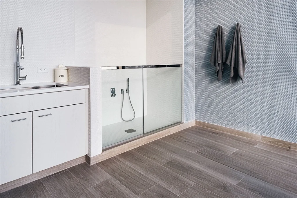 1 bed, 1.5 bath apartment for rent at 1 Dalton St Unit 2706, Back Bay — photo 36 of 39