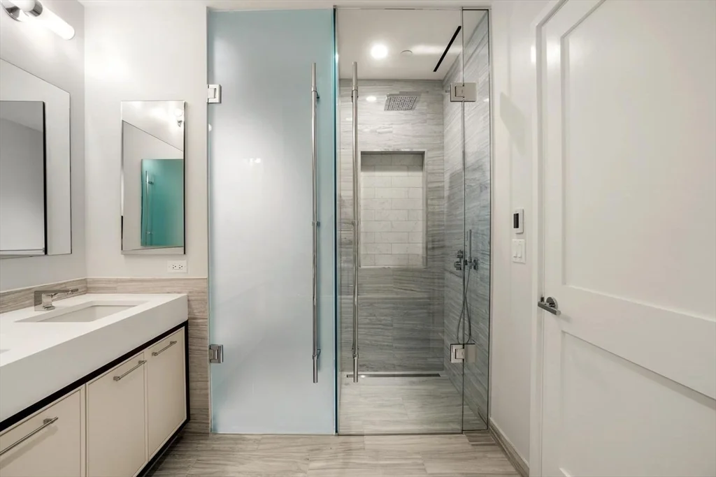 2 bed, 2 bath apartment for rent at 1 Dalton St Unit 2904, Back Bay — photo 6 of 16