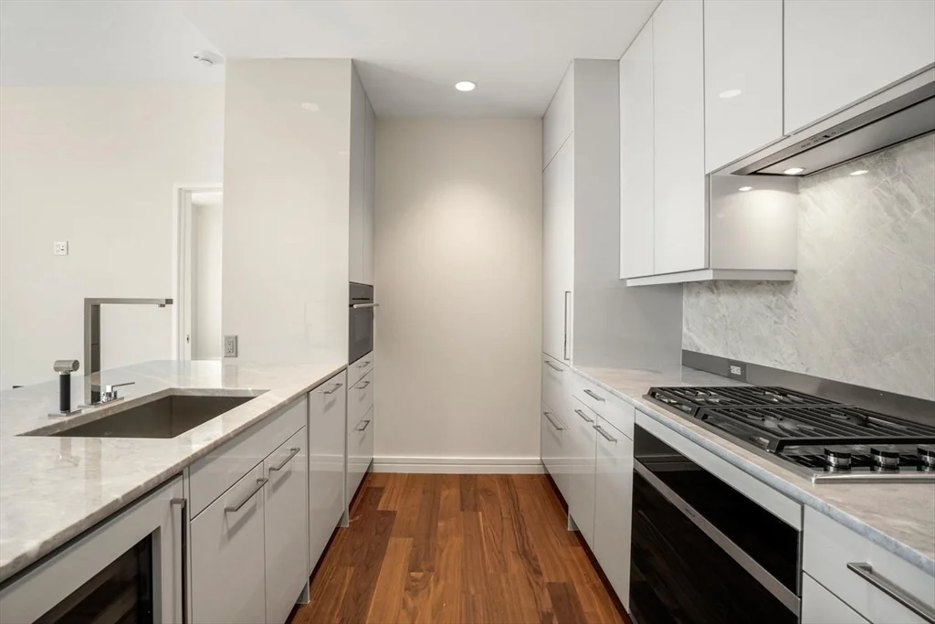 2 bed, 2 bath apartment for rent at 1 Dalton St Unit 2904, Back Bay — photo 4 of 16