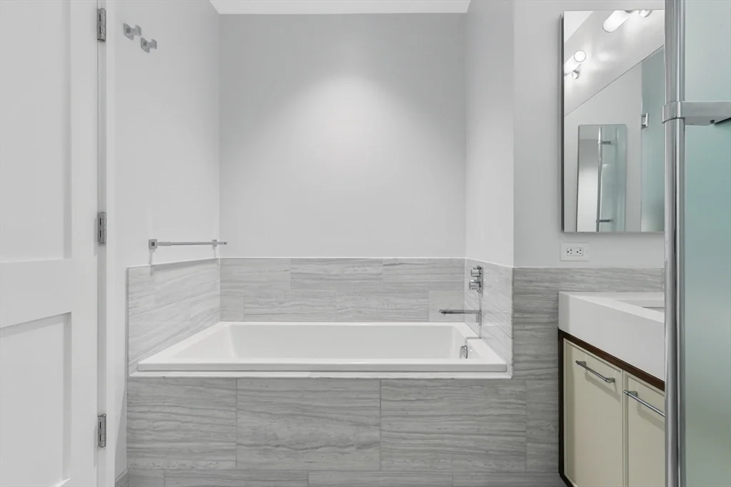 2 bed, 2.5 bath apartment for rent at 1 Dalton St Unit 3108, Back Bay — photo 21 of 39