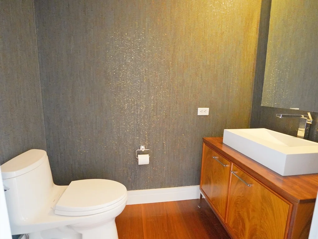 2 bed, 2.5 bath apartment for rent at 1 Dalton St Unit 3602, Back Bay — photo 13 of 28