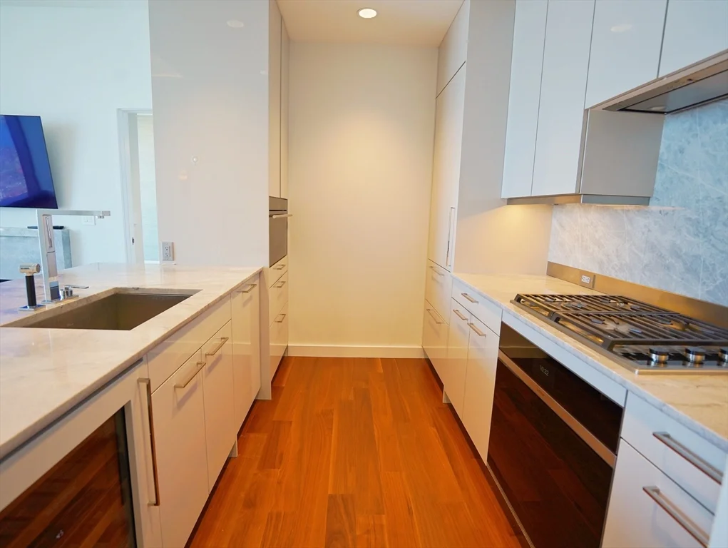 2 bed, 2.5 bath apartment for rent at 1 Dalton St Unit 3602, Back Bay — photo 8 of 28