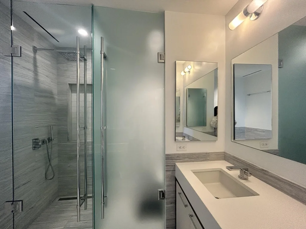 2 bed, 2.5 bath apartment for rent at 1 Dalton St Unit 3602, Back Bay — photo 18 of 28