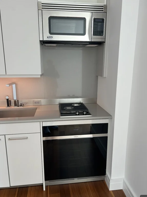 Studio bed, 1 bath apartment for rent at 1 Dalton Unit 2406, Back Bay — photo 22 of 26