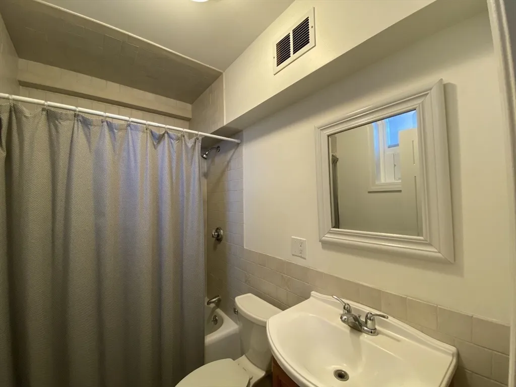 1 bed, 1 bath apartment for rent at 1 Dana St Unit 2, Mid Cambridge — photo 9 of 11