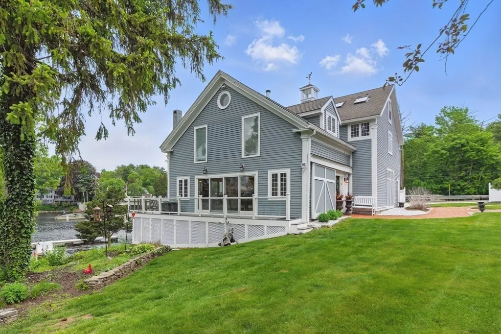 2 bed, 2 bath apartment for rent at 1 Deer Island St Unit 3, Newburyport — photo 3 of 39