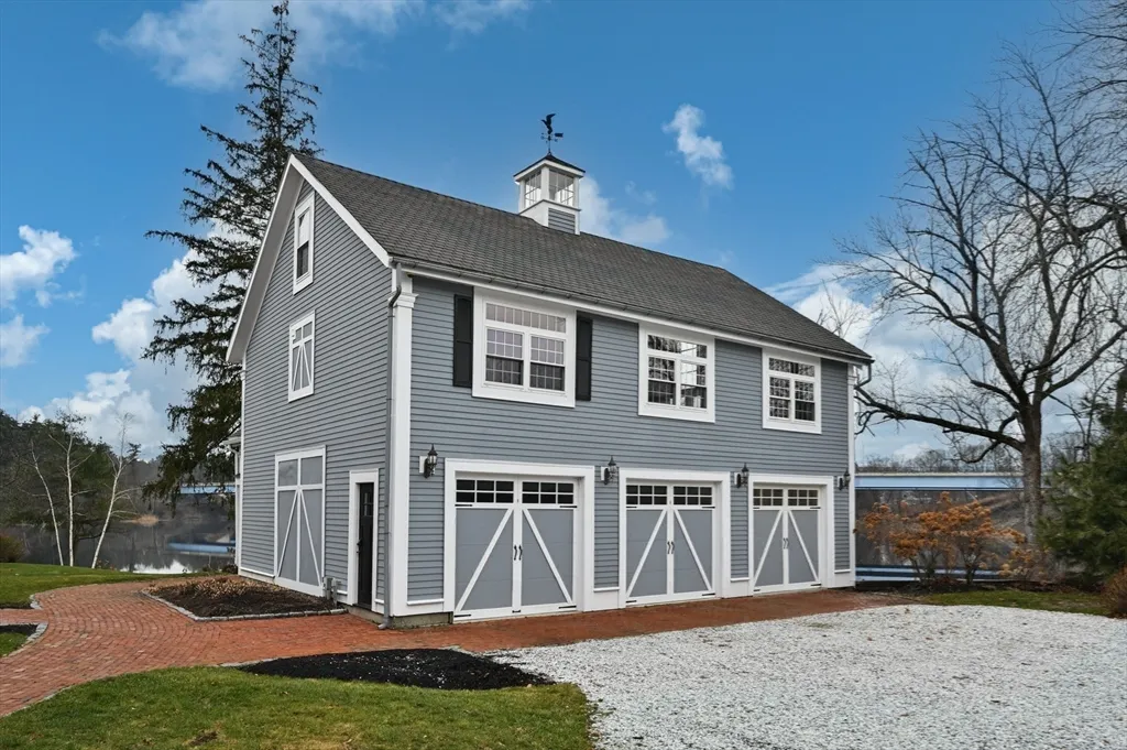 2 bed, 2 bath apartment for rent at 1 Deer Island St Unit 3, Newburyport — photo 6 of 39
